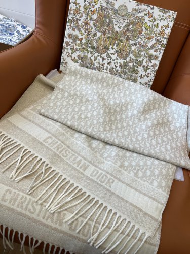 ce &iuml;&iquest;&yen; 695 (excluding packaging)-The latest 'Sparkling Gold - Flower shawl'  Size