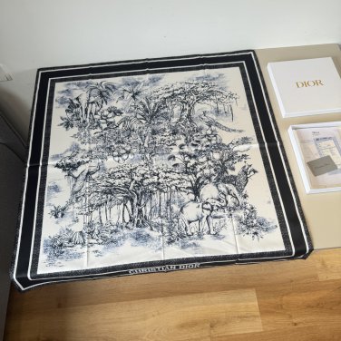 ch 110Dior jungle hand-painted handkerchiefsize&iuml;&frac14;�90x90cmMaterial 100% real silk_7677