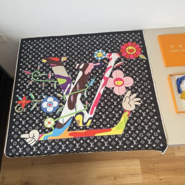 ch 110LV's new Murakami Takashi series square scarfThe LV x TM Monogram Superflat s_5201