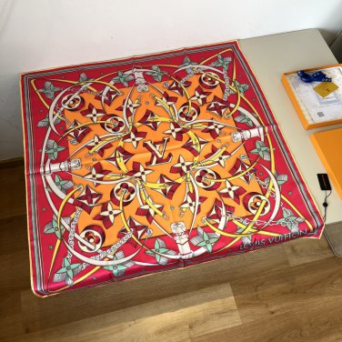 ch 110Lv's new silk handkerchiefThe Ultimate 3D 90 silk handkerchief creatively rep_4695