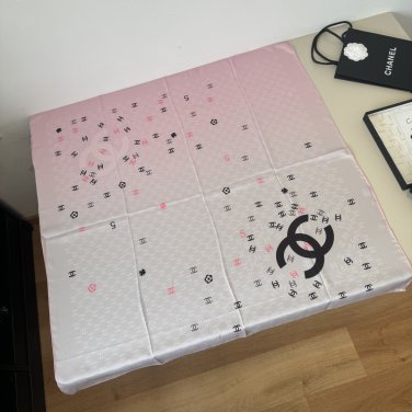 ch 110New Xiaoxiang [Chanel Double C Square Scarf] Beautiful [Tears] Royal palace lev_2757