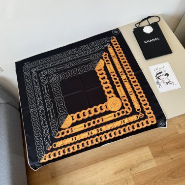 ch 110Original Small Fragrance 90cm Silk Square Towel [Chain Accessory] Made of top-q_7139
