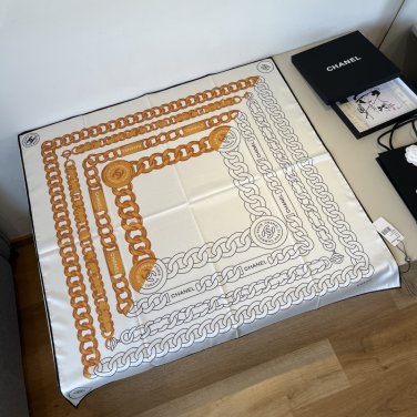 ch 110Original Small Fragrance 90cm Silk Square Towel [Chain Accessory] Made of top-q_7140