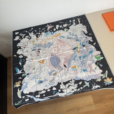 ch 110The Herm &Atilde;&uml; s handkerchief 'My Universe of Clouds' is stunning, full of dreamy_2750