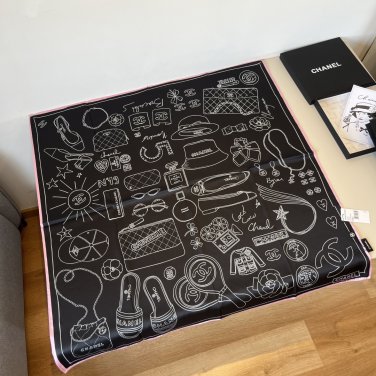 ch 110The original small fragrance 90cm silk square scarf is made of top-grade twill_5256