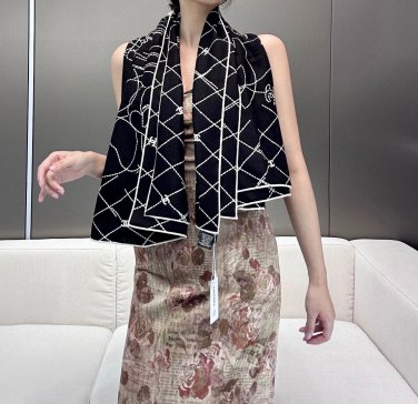 Chanel launches new jacquard velvet styleChanel is gentle and serene, with an elegan