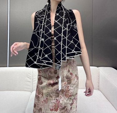 Chanel launches new jacquard velvet styleChanel is gentle and serene, with an elegan_6685