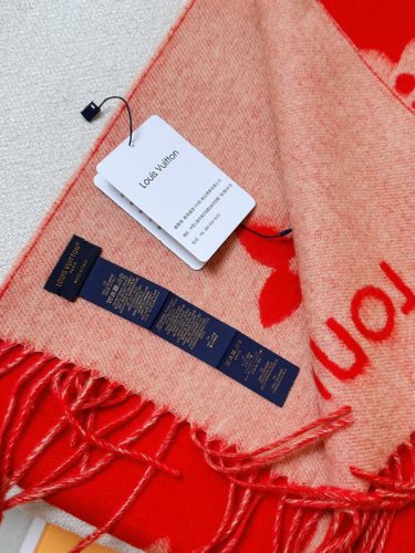 cial approval 105LV REYKJAVIK cashmere scarf Top selling items at counters, with mai_4340