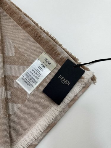 cial approval 175Jacquard craftsmanship, adorned with the classic FF logo, presentin_7977