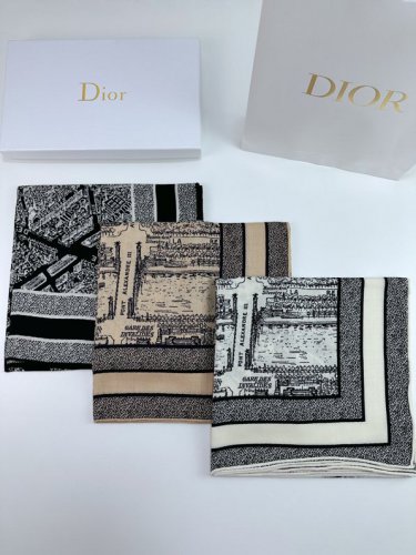 cial approval 185LAN DE    ARIS Paris mapIs this handkerchief adorned with this_528