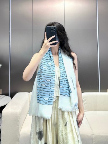 Dior new cashmere scarf long shawl! Pure luxury and fashion sense! That's so tasteful!