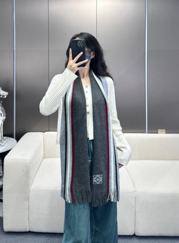 is new! 2024 unisex, 100% pure cashmere LOEWE synchronized counter, high-end cashmere_7764