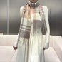 is new! BURBERRY 100% cashmere unisex! Stunning! Dressed in a beautiful outfit, it's u_5755