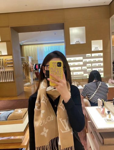 LV Essential scarf, which is the most popular among 120 donkeys, focuses on big elemen_120