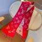 LV Essential scarf, which is the most popular among 120 donkeys, focuses on big elemen_121