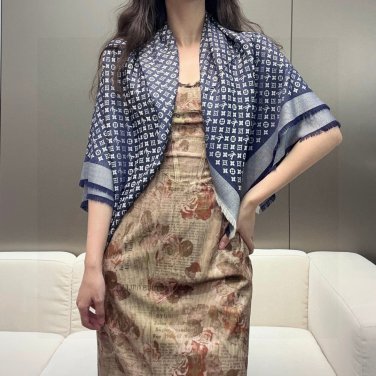 LV freshly baked amazing shawl~! &atilde;��The size of the shawl is rare, 120cm  120cm, with_2433