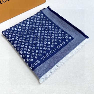 LV freshly baked amazing shawl~! &atilde;��The size of the shawl is rare, 120cm  120cm, with_5786