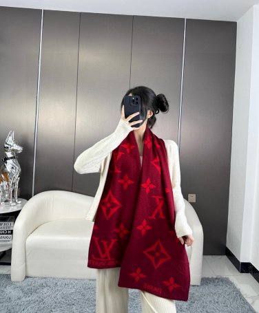 popular items are new! The latest couple's LV exclusive cow goods in 2024 are luxuriou