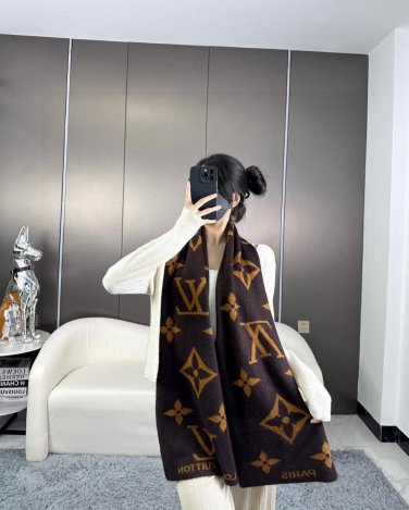 popular items are new! The latest couple's LV exclusive cow goods in 2024 are luxuriou_754