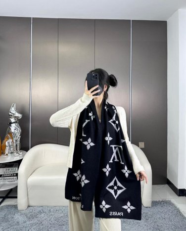 popular items are new! The latest couple's LV exclusive cow goods in 2024 are luxuriou_756