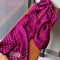 popular P95 has arrived, breaking the previous design of LV family scarves. It is a cu