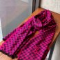 popular P95 has arrived, breaking the previous design of LV family scarves. It is a cu