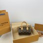 (Airplane box folding box) p125The LV Speedy none Pillow Bag, a Retiro handbag, is made
