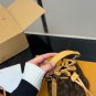 ¥ 175 with folding box airplane boxsize:1316cmLv's new nano bucket bagThe repleni