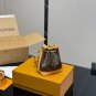 ¥ 175 with folding box airplane boxsize:1316cmLv's new nano bucket bagThe repleni