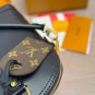 ï¿¥ 180 Folding BoxLV new shell bagVery advanced cool and cute, extremely beautifulTh