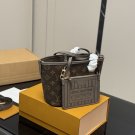 ￥ 180 with folding boxsize：20.17cmLv Neverfull BB New Shopping Bag!Ashes grade p_1029