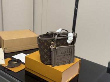 &iuml;&iquest;&yen; 180 with folding boxsize&iuml;&frac14;�20.17cmLv Neverfull BB New Shopping Bag!Ashes grade p_1029