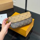 ￥ 185 with folding box airplane boxsize：2212cmLv's newly popular Ivy WocDebut at_1027