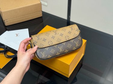 &iuml;&iquest;&yen; 185 with folding box airplane boxsize&iuml;&frac14;�2212cmLv's newly popular Ivy WocDebut at_1027