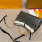 ï¿¥ 190ï¿¥ 180 Airplane BoxLV25's latest skiing seriesThe atmosphere of autumn and wint_1787