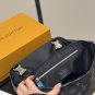 ¥ 200 with folding box airplane boxsize:2825cmLv Men's Postman BagVOYAGER Postman