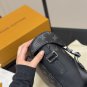¥ 200 with folding box airplane boxsize:2825cmLv Men's Postman BagVOYAGER Postman