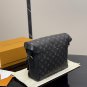 ¥ 200 with folding box airplane boxsize:2825cmLv Men's Postman BagVOYAGER Postman