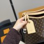 &iuml;&iquest;&yen; 220 Folding BoxLv Graceful Hand Underarm BagThe texture is very high-endExtremely