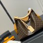 ï¿¥ 220 Folding BoxLv Graceful Hand Underarm BagThe texture is very high-endExtremely