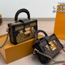 ￥ 225 airplane boxLV Handheld Hard BoxCompact and large in capacity, suitable for var