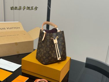 &iuml;&iquest;&yen; 230 with folding box airplane boxsize&iuml;&frac14;�2121cmLv's new small water bucketThe uppe