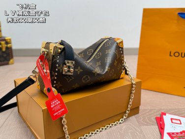 &iuml;&iquest;&yen; 240 airplane boxLV horizontal display box bagThe appearance and capacity are both v