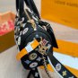 &iuml;&iquest;&yen; 250 airplane boxLv speedy20I really like this size!No matter what clothes you wea