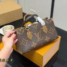 ￥ 250 with complete packagingsize：25.14cmLV on the go shopping bagThere is a hidde