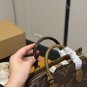 &iuml;&iquest;&yen; 250 with complete packagingsize&iuml;&frac14;�25.14cmLV on the go shopping bagThere is a hidde