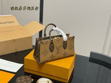 &iuml;&iquest;&yen; 250 with complete packagingsize&iuml;&frac14;�25.14cmLV on the go shopping bagThere is a hidde_2060