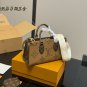 ¥ 250 with complete packagingsize:25.14cmLV on the go shopping bagThere is a hidde_2060