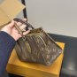 ¥ 250 with complete packagingsize:25.14cmLV on the go shopping bagThere is a hidde_2060