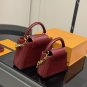 &iuml;&iquest;&yen; 320 &iuml;&iquest;&yen; 340 with folding boxsize  20cm 27cmLv Capucines handbagFull grain Taurillo